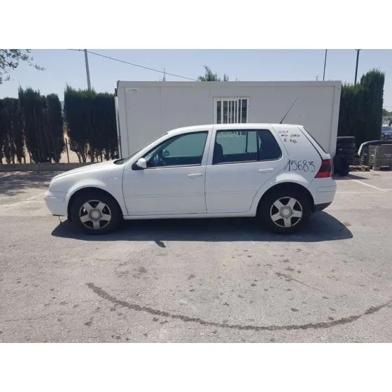 VOLKSWAGEN GOLF IV BERLINA (1J1) '2000 BASICO BLANCO