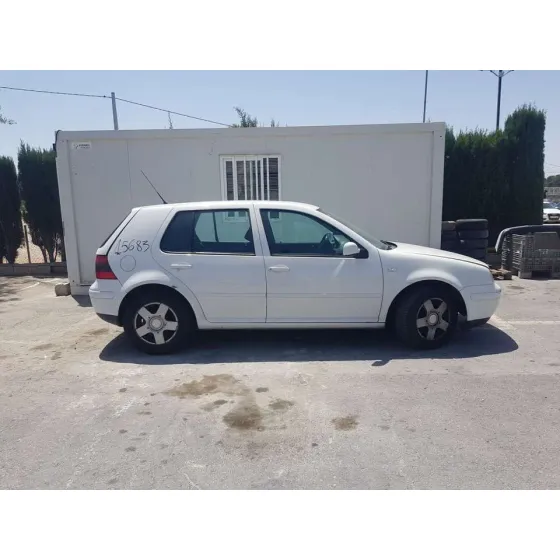 VOLKSWAGEN GOLF IV BERLINA (1J1) '2000 BASICO BLANCO