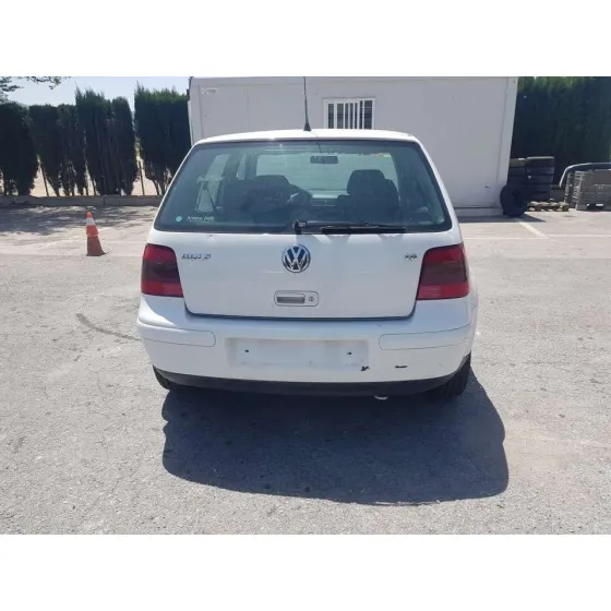 VOLKSWAGEN GOLF IV BERLINA (1J1) '2000 BASICO BLANCO