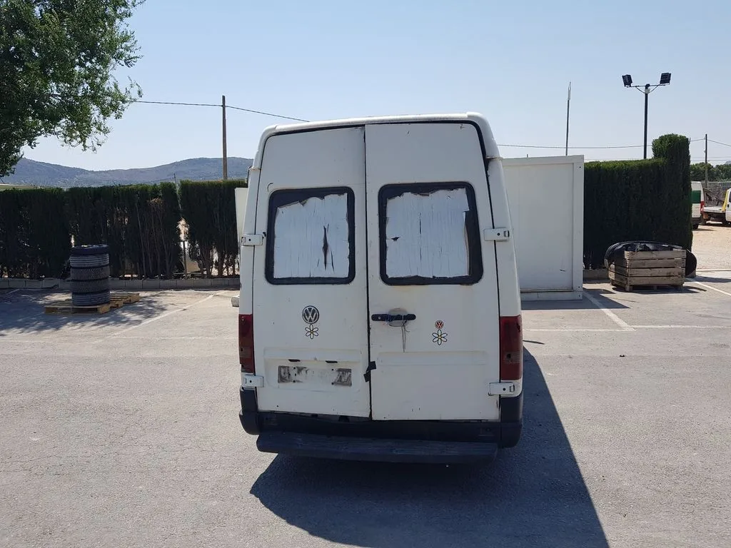 VOLKSWAGEN LT CAJA CERRADA / COMBI (MOD. 1997) '2000 LT 35 CAJA CERRADA / TECHO ELEVADO BLANCO