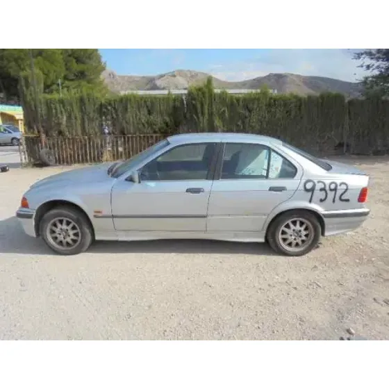 BMW SERIE 3 BERLINA (E36) '1994 318TDS GRIS