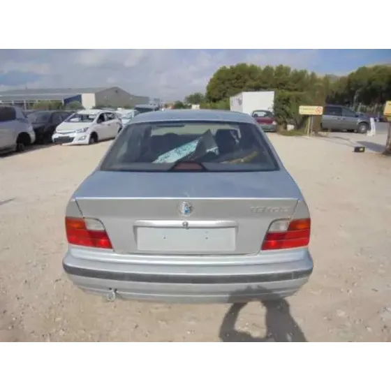 BMW SERIE 3 BERLINA (E36) '1994 318TDS GRIS
