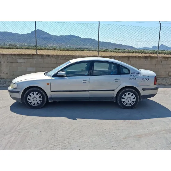 Volkswagen PASSAT B5 (3B2) 1996