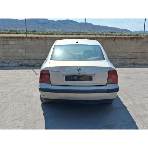 Volkswagen PASSAT B5 (3B2) 1996