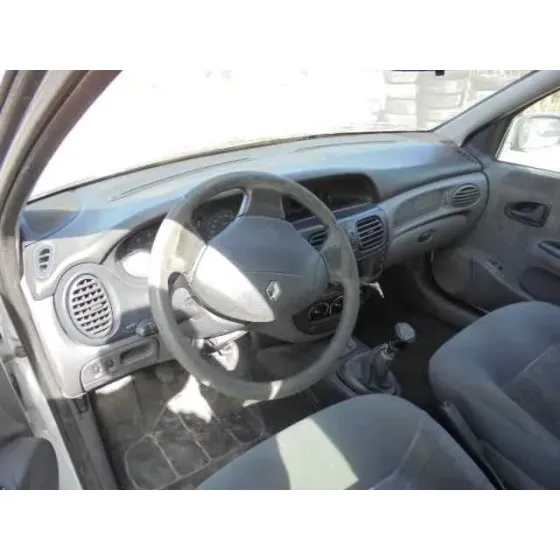 RENAULT MEGANE I FASE 2 BERLINA (BA0) '1999 1.9 D RXE BLANCO