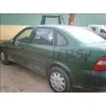 OPEL VECTRA B BERLINA '1995 BASICO VERDE