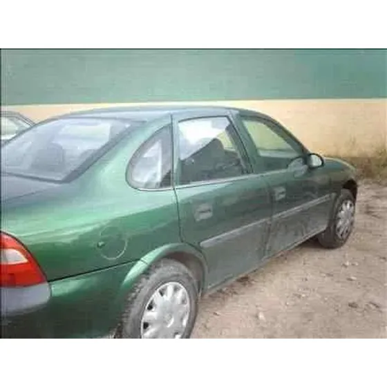OPEL VECTRA B BERLINA '1995 BASICO VERDE