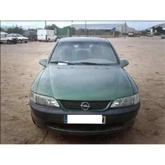 OPEL VECTRA B BERLINA '1995 BASICO VERDE