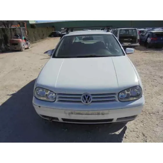VOLKSWAGEN GOLF IV BERLINA (1J1) '2001 HIGHLINE BLANCO