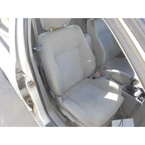 VOLKSWAGEN GOLF IV BERLINA (1J1) '2001 HIGHLINE BLANCO