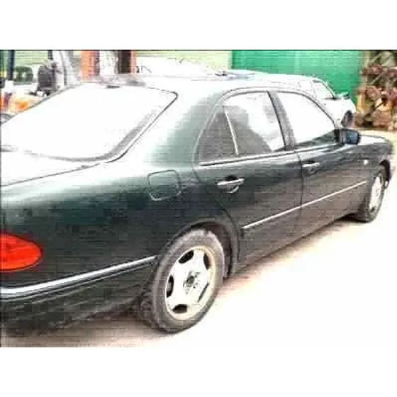 MERCEDES CLASE E (W210) BERLINA DIESEL '1996 290 TURBODIESEL (210.017) VERDE