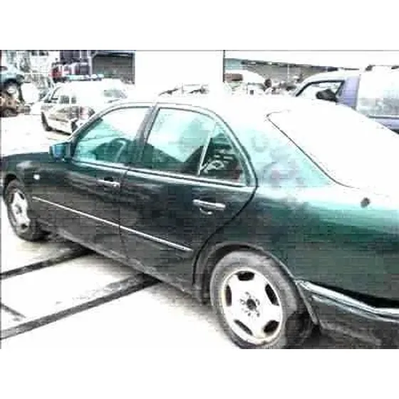 MERCEDES CLASE E (W210) BERLINA DIESEL '1996 290 TURBODIESEL (210.017) VERDE