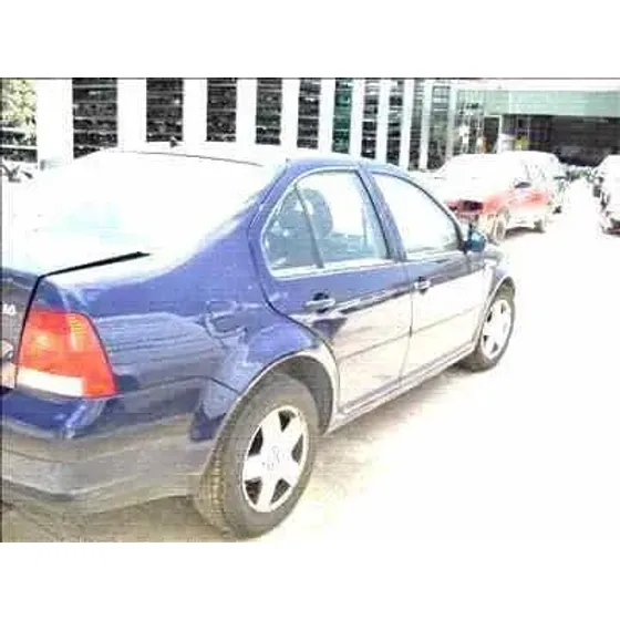 VOLKSWAGEN BORA BERLINA (1J2) '1998 1.6 AZUL