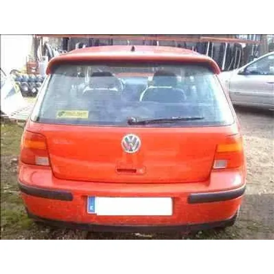 VOLKSWAGEN GOLF IV BERLINA (1J1) '1997 1.6 ROJO