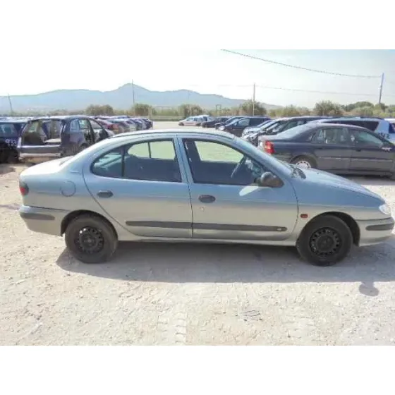 RENAULT MEGANE I CLASSIC (LA0) '1999 1.6 RN GRIS OSCURO