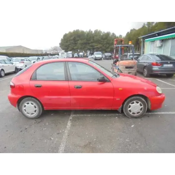 DAEWOO LANOS '1999 SE ROJO