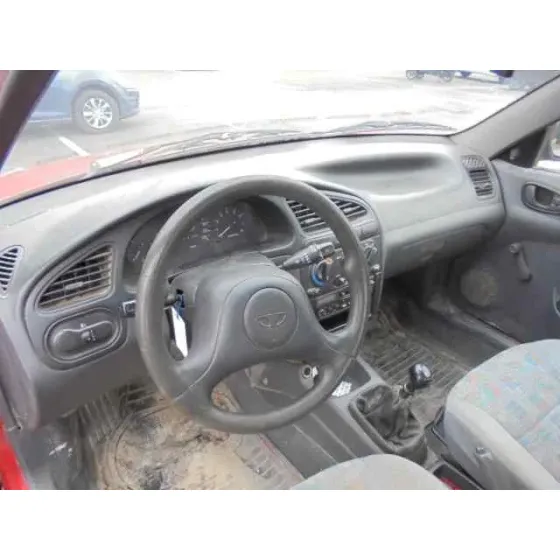 DAEWOO LANOS '1999 SE ROJO