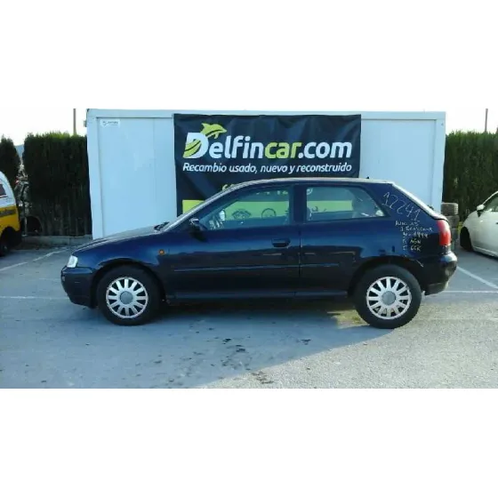 AUDI A3 (8L) '1999 1.8 ATTRACTION AZUL