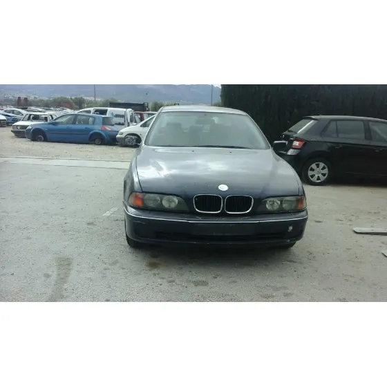 BMW SERIE 5 BERLINA (E39) '1998 525TDS AZUL