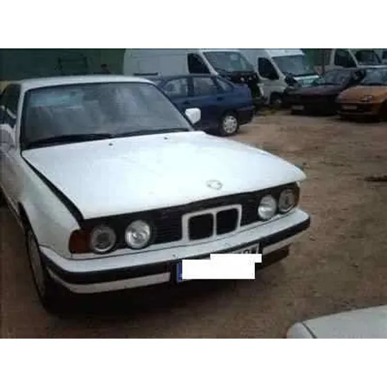 BMW SERIE 5 BERLINA (E34) '1988 2.4 TURBODIESEL BLANCO