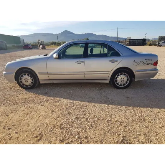 MERCEDES CLASE E (W210) BERLINA DIESEL '2000 320 CDI (210.026) GRIS