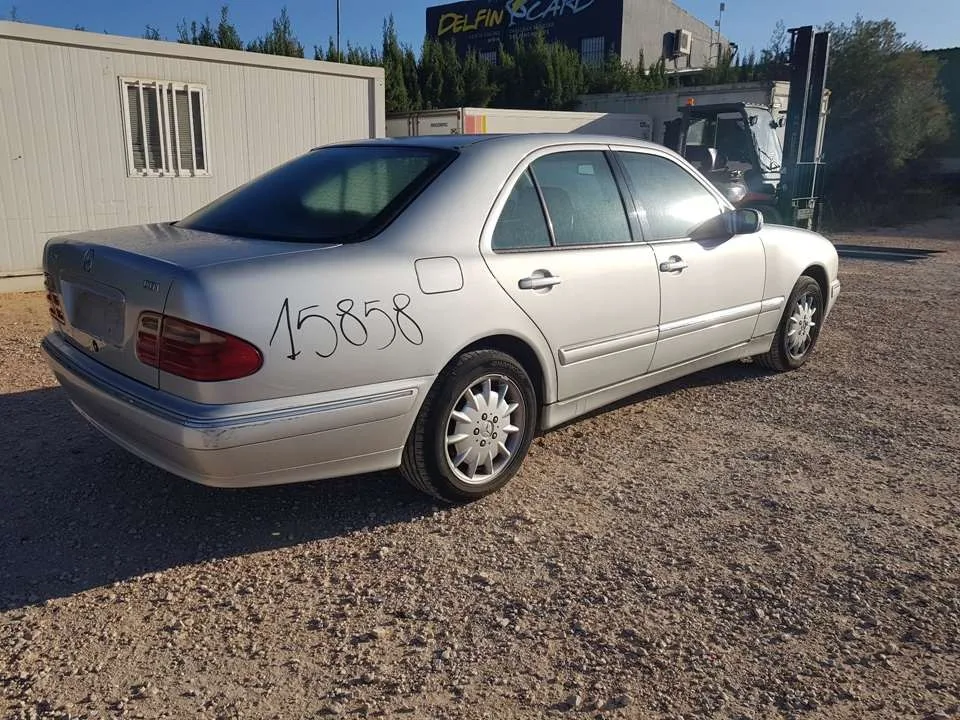 MERCEDES CLASE E (W210) BERLINA DIESEL '2000 320 CDI (210.026) GRIS