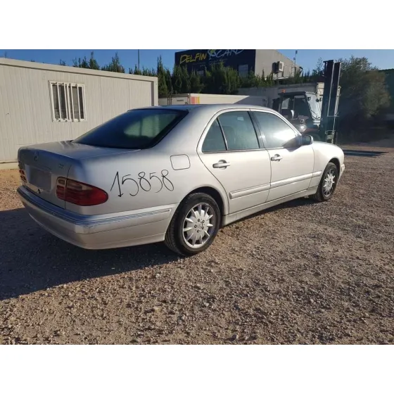 MERCEDES CLASE E (W210) BERLINA DIESEL '2000 320 CDI (210.026) GRIS