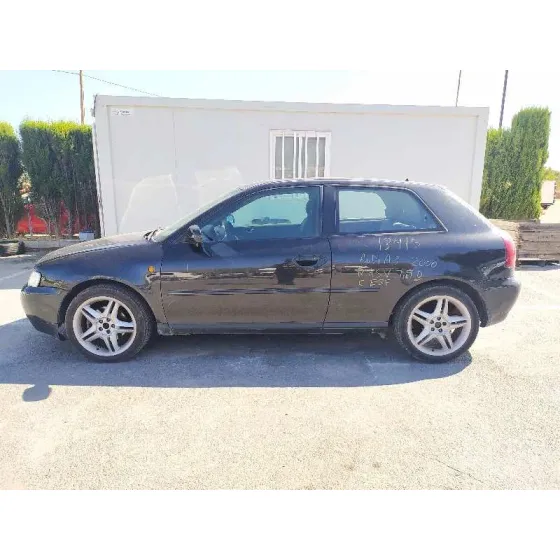 AUDI A3 (8L) '1998 1.9 TDI ATTRACTION NEGRO