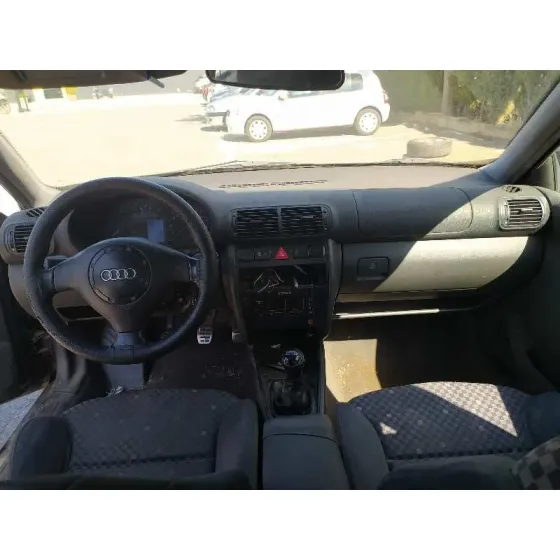 AUDI A3 (8L) '1998 1.9 TDI ATTRACTION NEGRO