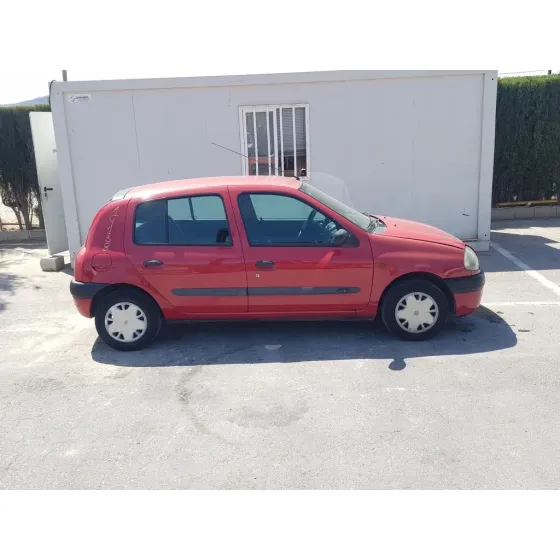 RENAULT CLIO II FASE I (B/CBO) '1998 1.2 ROJO