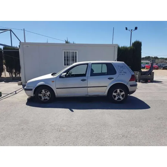 VOLKSWAGEN GOLF IV BERLINA (1J1) '2000 CONCEPTLINE GRIS