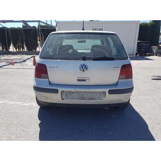 VOLKSWAGEN GOLF IV BERLINA (1J1) '2000 CONCEPTLINE GRIS