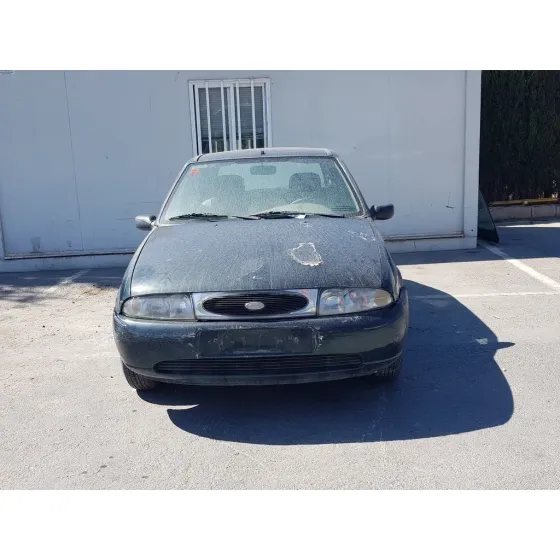 FORD FIESTA BERLINA '1997 GHIA VERDE