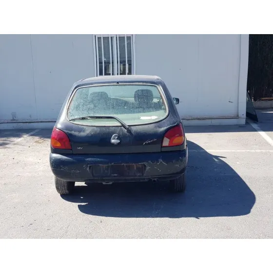 FORD FIESTA BERLINA '1997 GHIA VERDE
