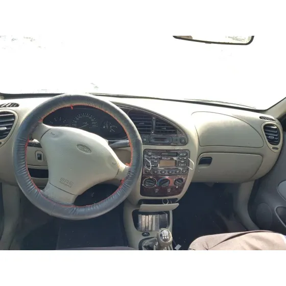 FORD FIESTA BERLINA '1997 GHIA VERDE