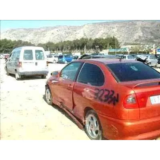 SEAT CORDOBA BERLINA (6K2) '1995 SX NARANJA