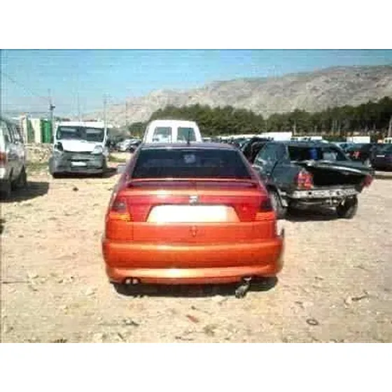 SEAT CORDOBA BERLINA (6K2) '1995 SX NARANJA