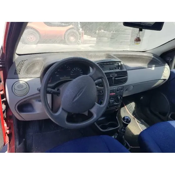 FIAT PUNTO BERLINA (188) '2000 1.2 8V ELX (I) ROJO