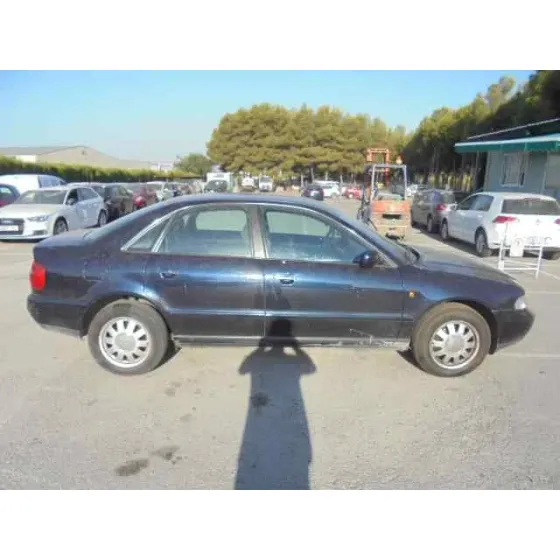 AUDI A4 BERLINA (B5) '1999 1.8 AZUL