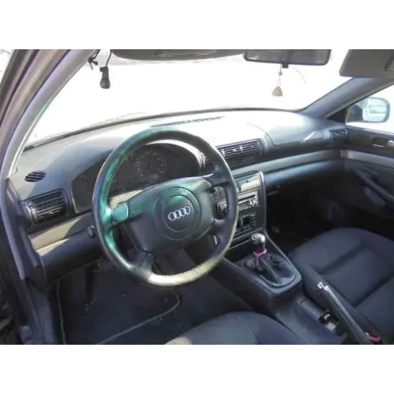 AUDI A4 BERLINA (B5) '1999 1.8 AZUL