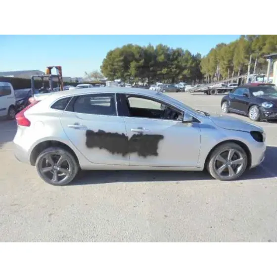 VOLVO V40 '2013 MOMENTUM GRIS