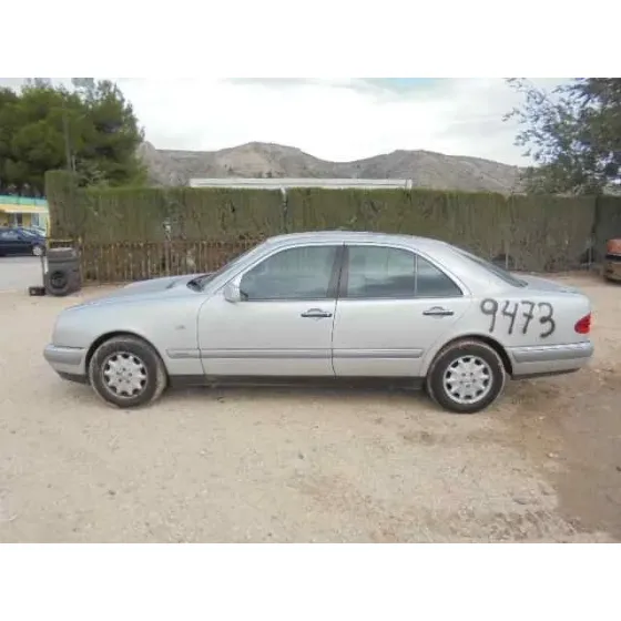 MERCEDES CLASE E (W210) BERLINA '1997 240 (210.061) GRIS