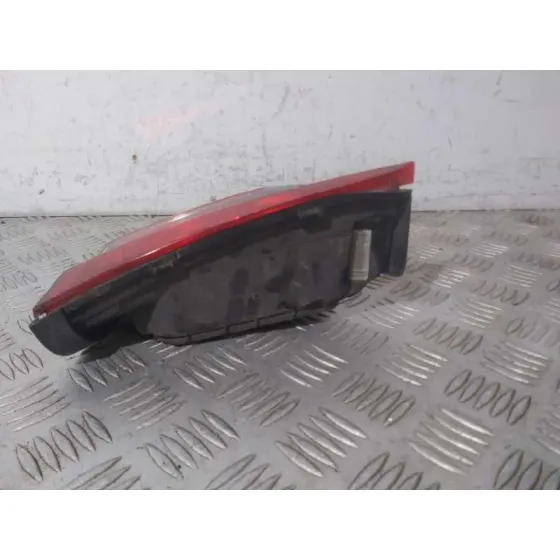 Piloto Trasero Derecho Interior para Skoda Superb (3V3)