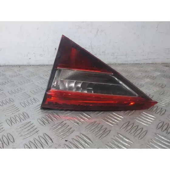 Piloto Trasero Derecho Interior para Skoda Superb (3V3)