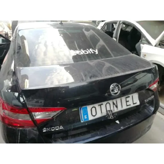 Porton Trasero para Skoda Superb (3V3)