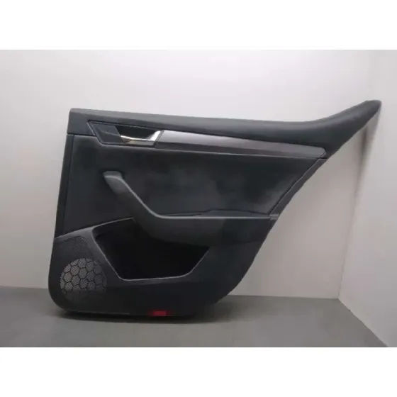 Guarnecido Puerta Trasera Derecha para Skoda Superb (3V3)