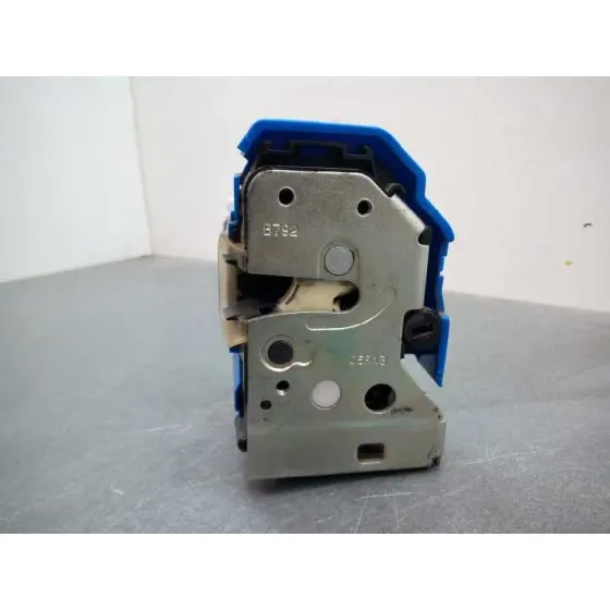 Cerradura Puerta Delantera Derecha para Fiat 500 L (330)