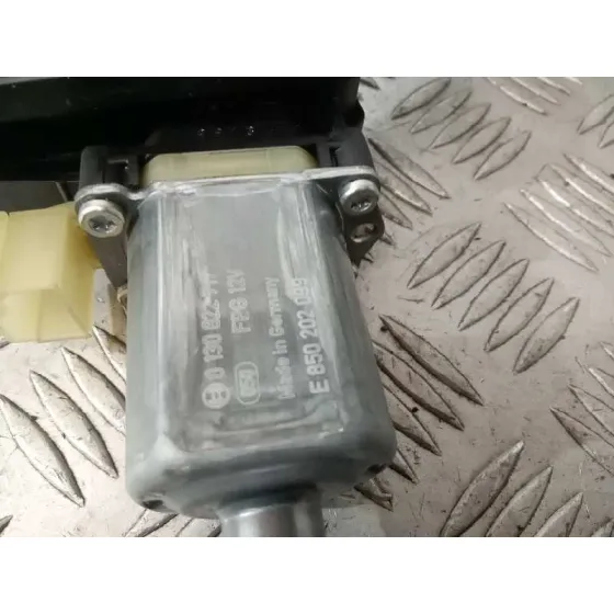 Elevalunas Delantero Izquierdo para Skoda Superb (3V3)