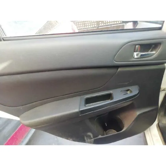 Guarnecido Puerta Trasera Izquierda para Subaru Xv
