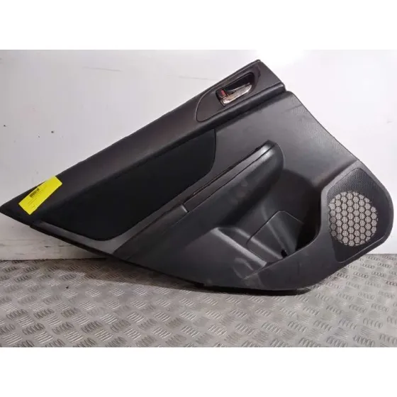 Guarnecido Puerta Trasera Izquierda para Subaru Xv